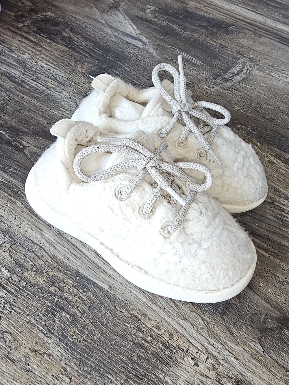 allbirds Kids Cream Fleece Lace-Up Sneakers